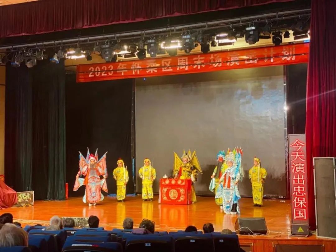 歡度雙節·秩序井然 北京前三天接待游客682.5萬人次，演出市場精彩紛呈